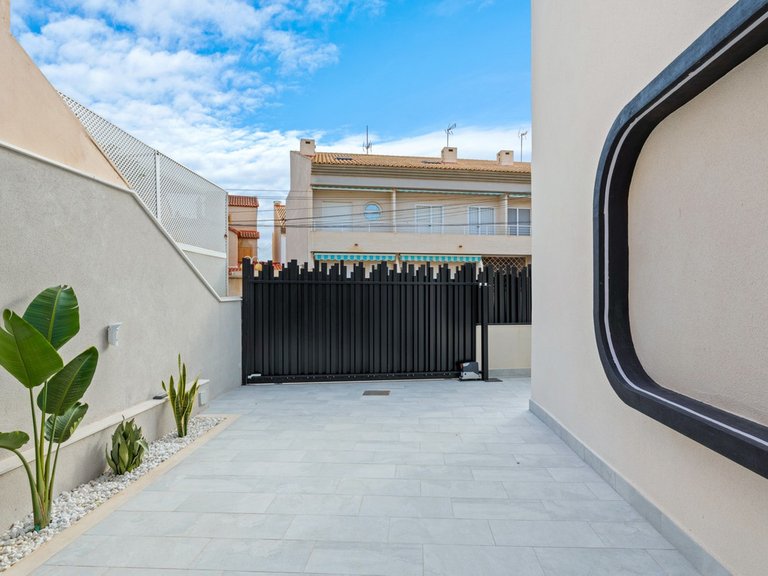 Villa for Sale in Pilar De La Horadada, Alicante 28