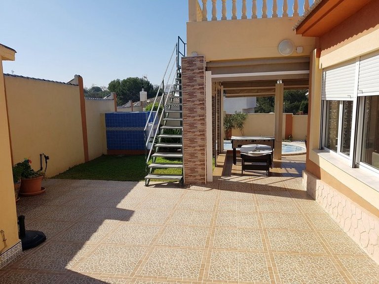 Villa for Sale in Los Balcones, Alicante 29