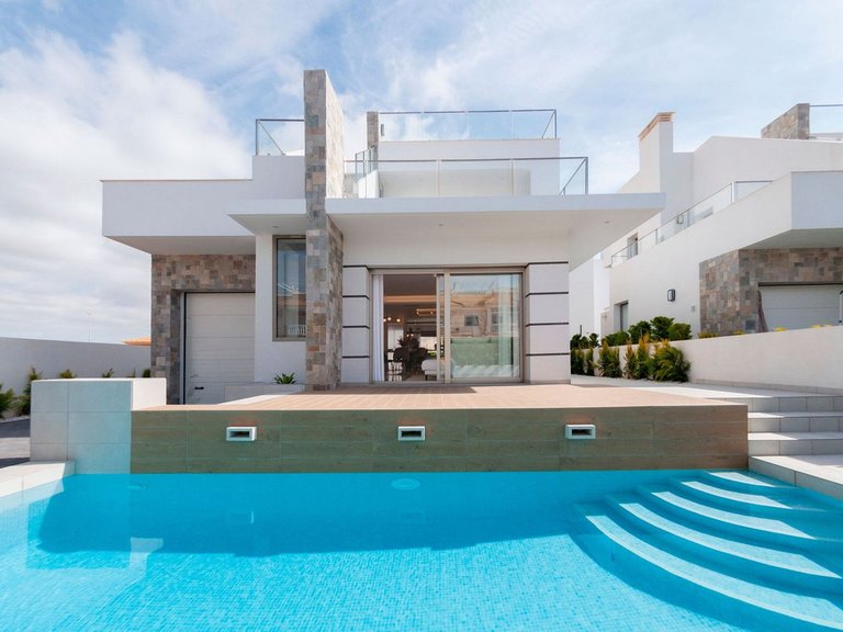 Villa for Sale in Los Alcazares, Murcia 2