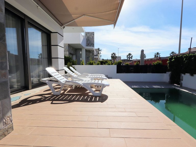 Villa for Sale in Los Alcazares, Murcia 40