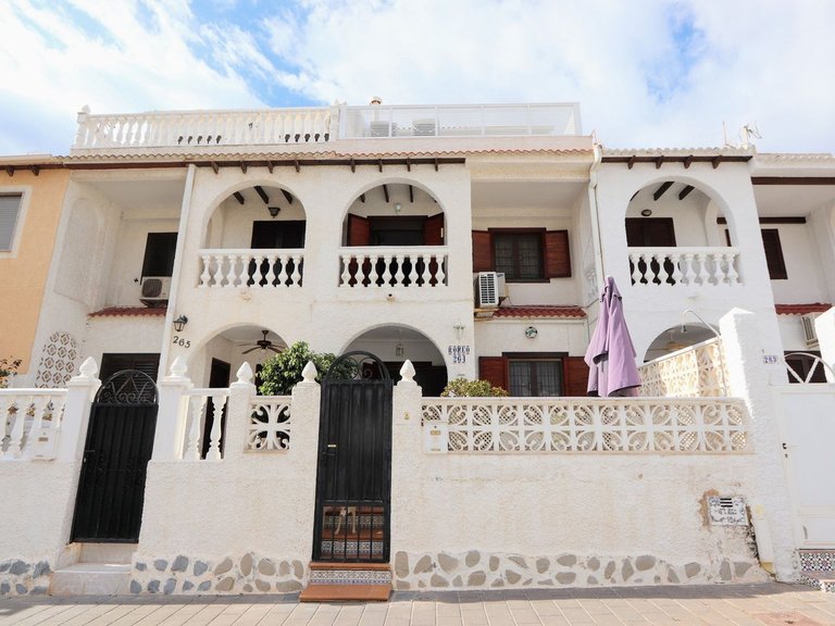 Town House for Sale in Mil Palmeras, Alicante 1