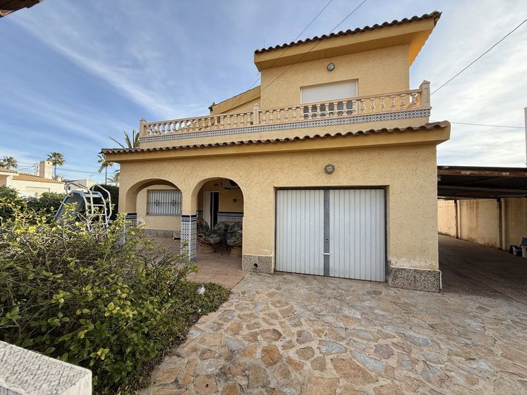Villa for Sale in Torrevieja, Alicante 2