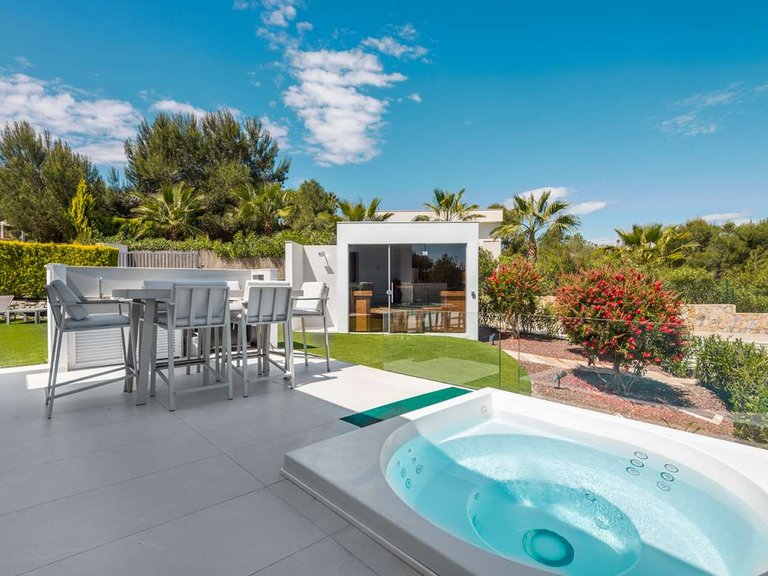 Villa for Sale in Las Colinas, Alicante 4