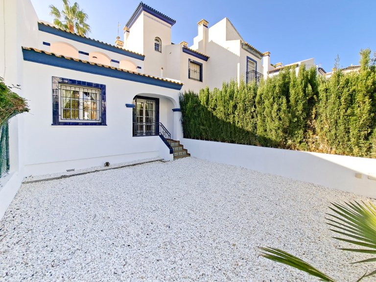 Town House for Sale in Villamartin, Alicante 13