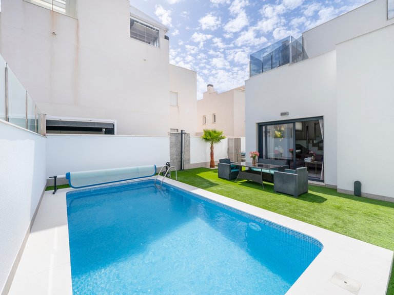 Villa for Sale in Torrevieja, Alicante 4