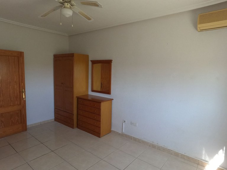 Villa for Sale in Dolores, Alicante 28