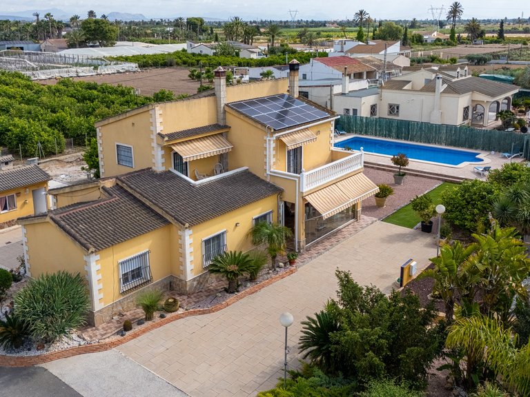 Villa for Sale in Elche, Alicante 1
