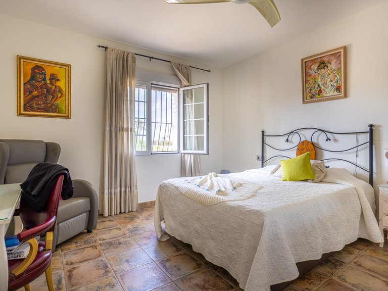 Villa for Sale in Elche, Alicante 8