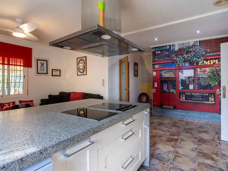 Villa for Sale in Elche, Alicante 15