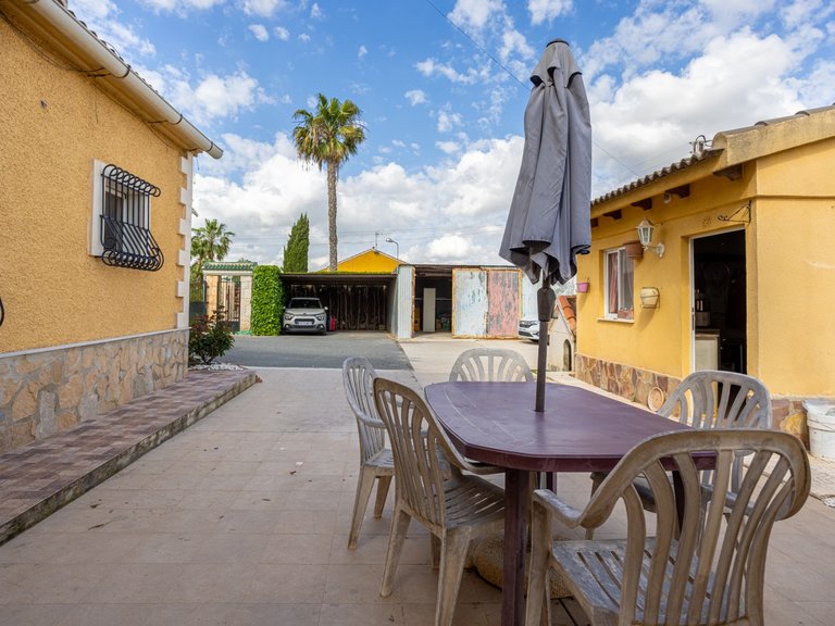 Villa for Sale in Elche, Alicante 34