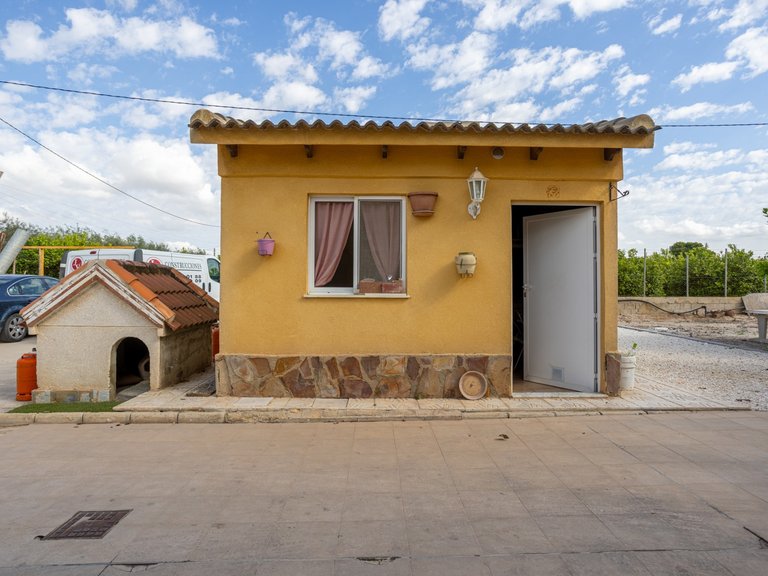 Villa for Sale in Elche, Alicante 35