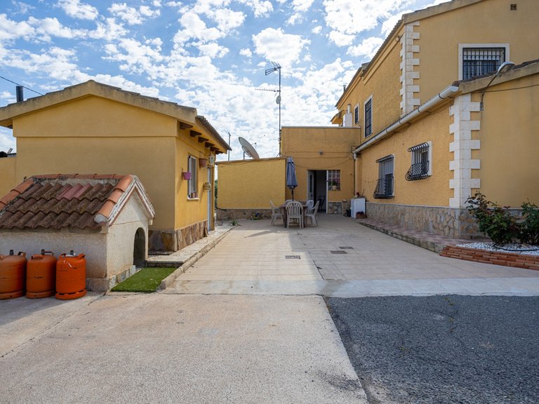 Villa for Sale in Elche, Alicante 37