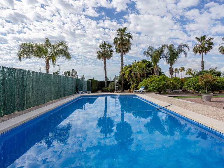 Villa for Sale in Elche, Alicante 40