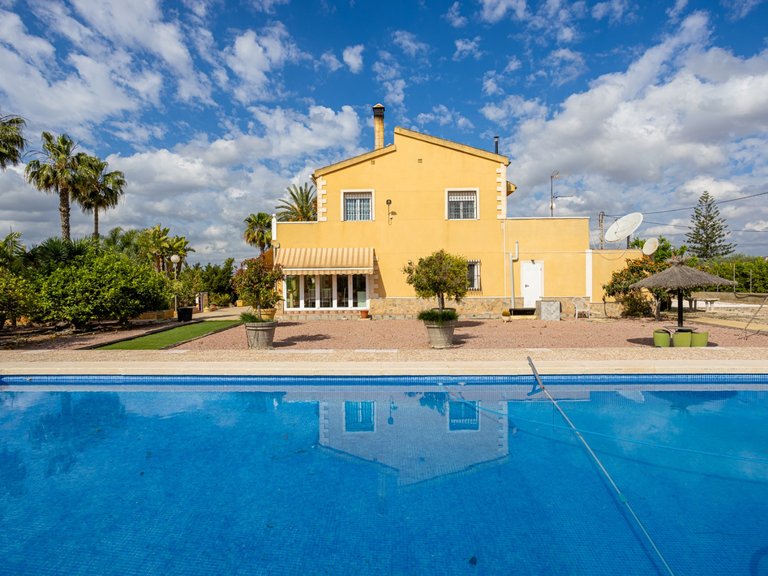 Villa for Sale in Elche, Alicante 41