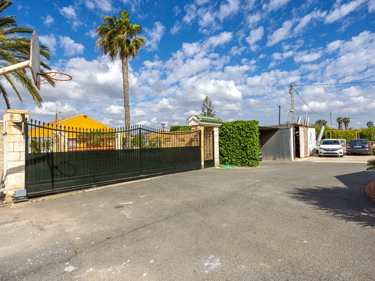 Villa for Sale in Elche, Alicante 47
