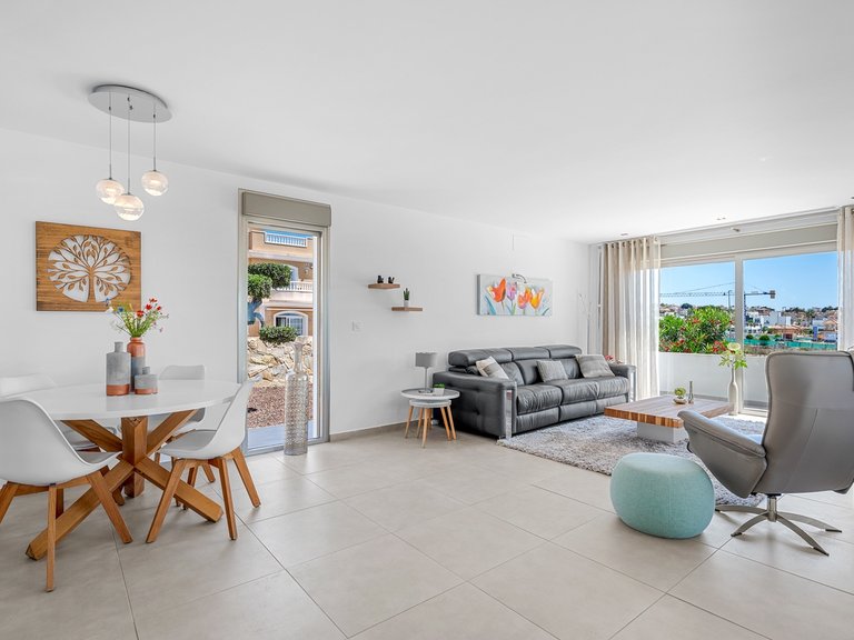 Villa for Sale in La Marina, Alicante 6