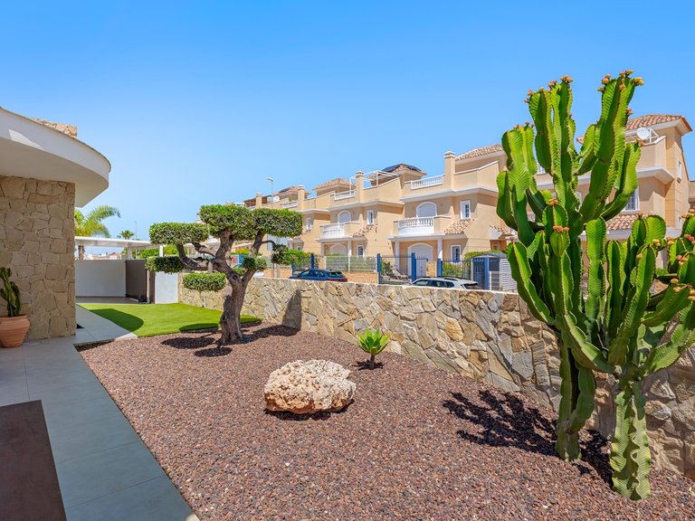 Villa for Sale in La Marina, Alicante 39