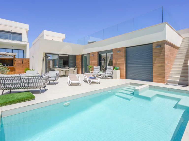 Villa for Sale in Benijofar, Alicante 1