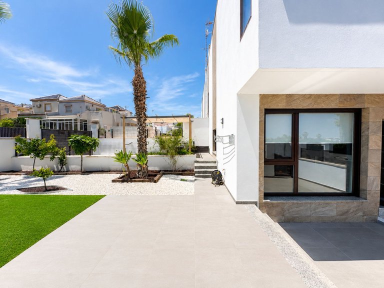 Town House for Sale in Los Balcones, Alicante 2