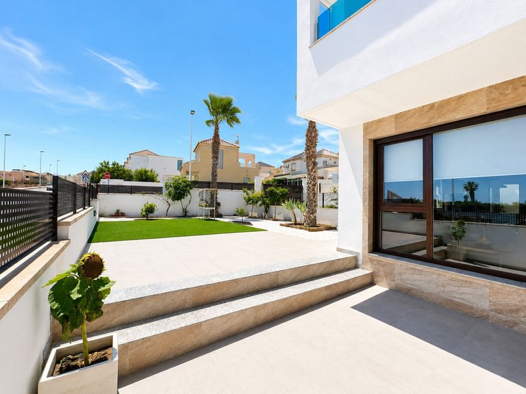 Town House for Sale in Los Balcones, Alicante 3