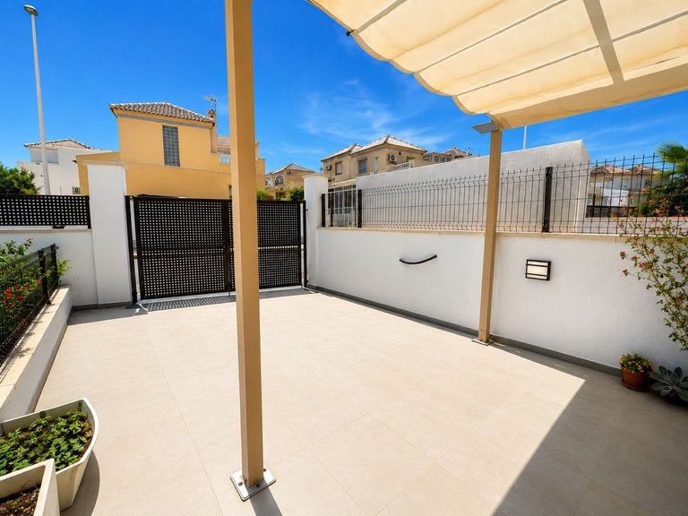 Town House for Sale in Los Balcones, Alicante 7