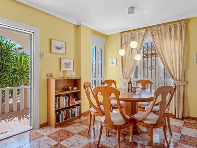 Town House for Sale in Cabo Roig, Alicante 3