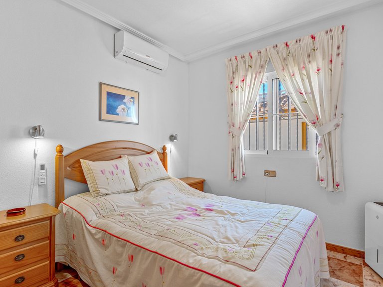 Town House for Sale in Cabo Roig, Alicante 16
