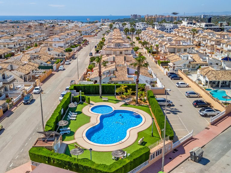 Town House for Sale in Cabo Roig, Alicante 37