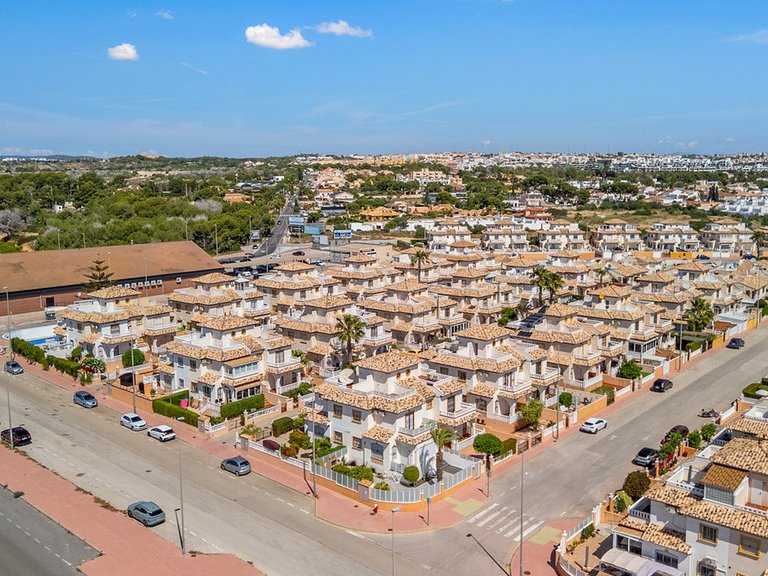 Town House for Sale in Cabo Roig, Alicante 46