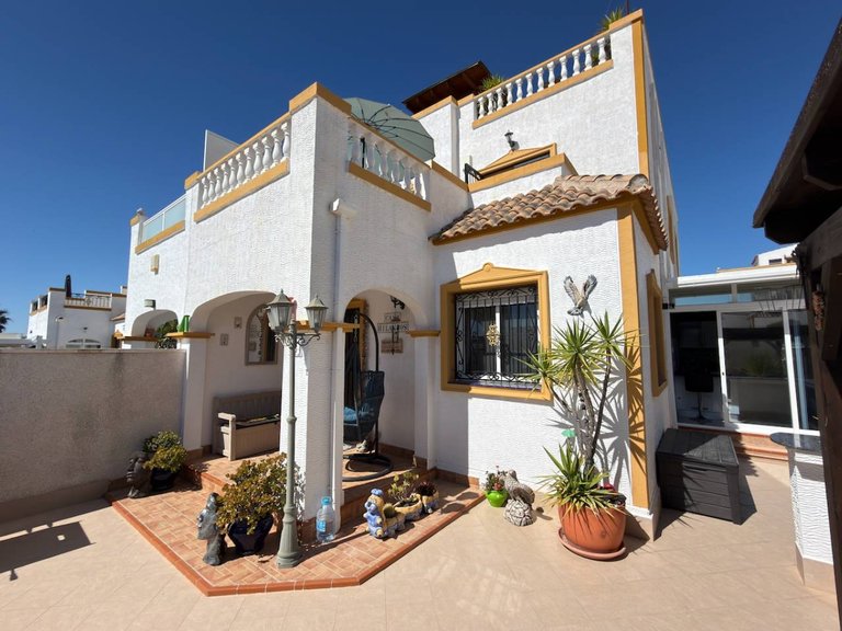 Villa for Sale in Orihuela, Alicante 1