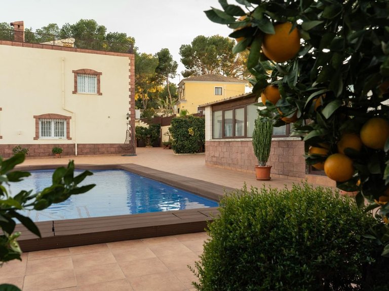 Villa for Sale in Los Altos, Alicante 1