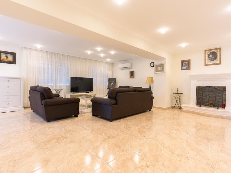 Villa for Sale in Los Altos, Alicante 11