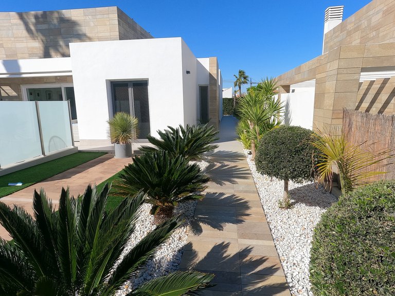 Villa for Sale in Algorfa, Alicante 1