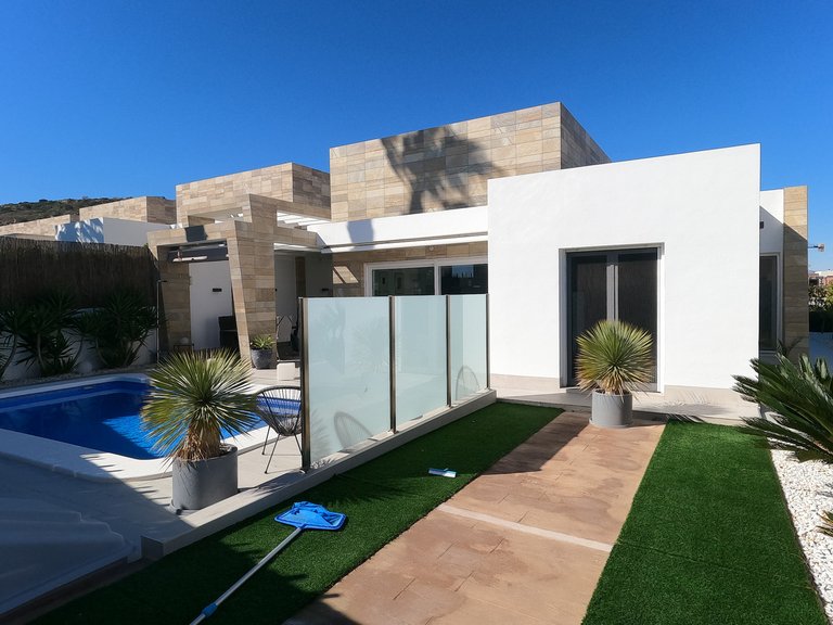 Villa for Sale in Algorfa, Alicante 3