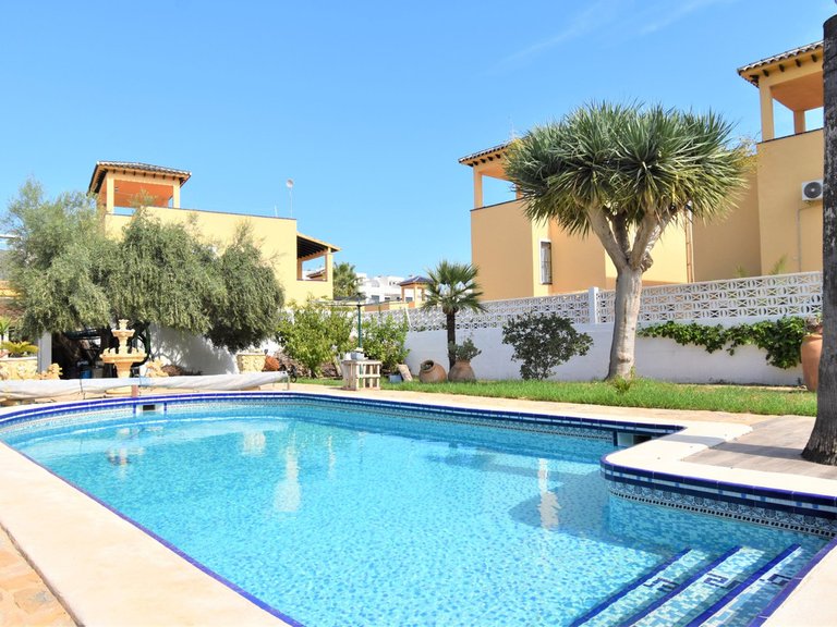 Villa for Sale in Villamartin, Alicante 2