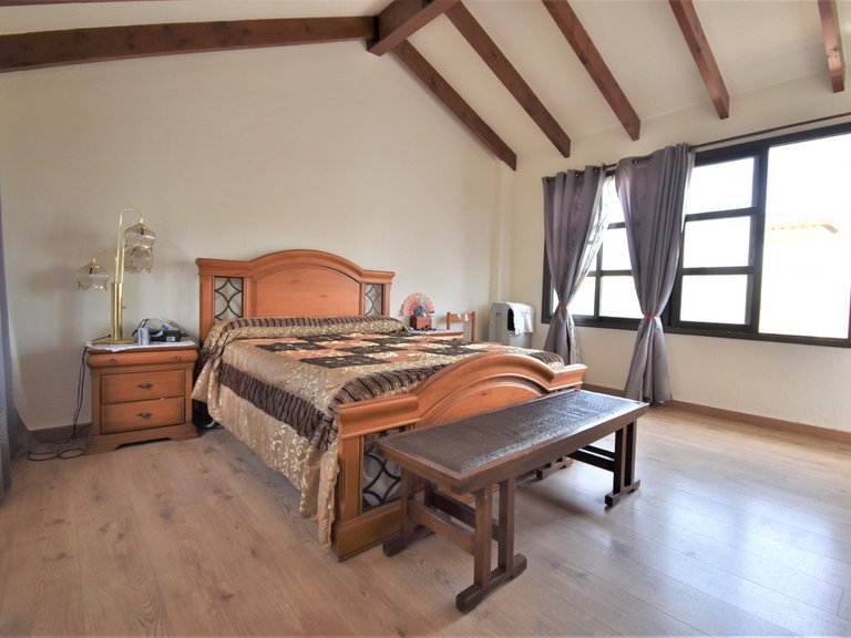 Villa for Sale in Villamartin, Alicante 21
