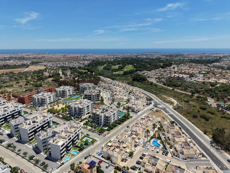 Villa for Sale in Villamartin, Alicante 39