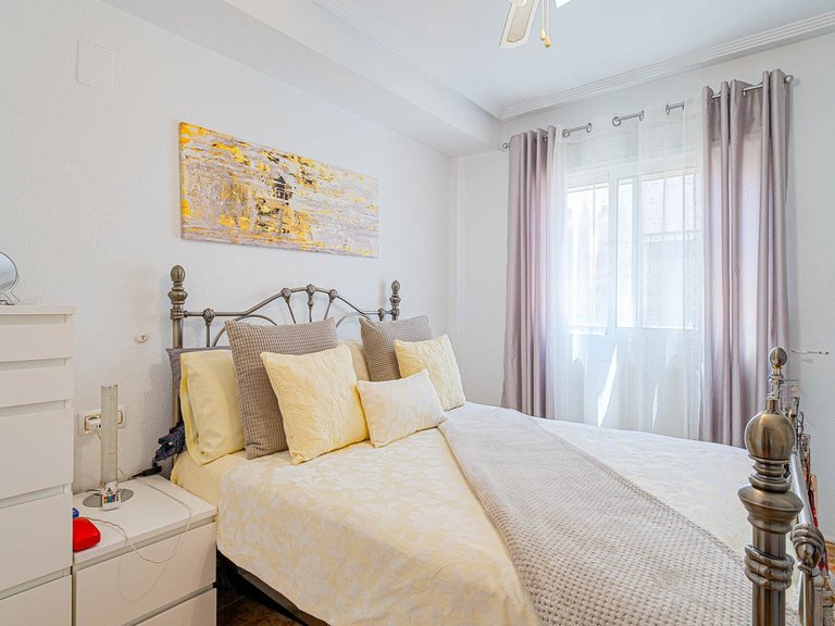 Apartment for Sale in Punta Prima, Alicante 22