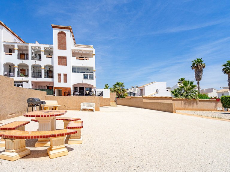 Apartment for Sale in Punta Prima, Alicante 38
