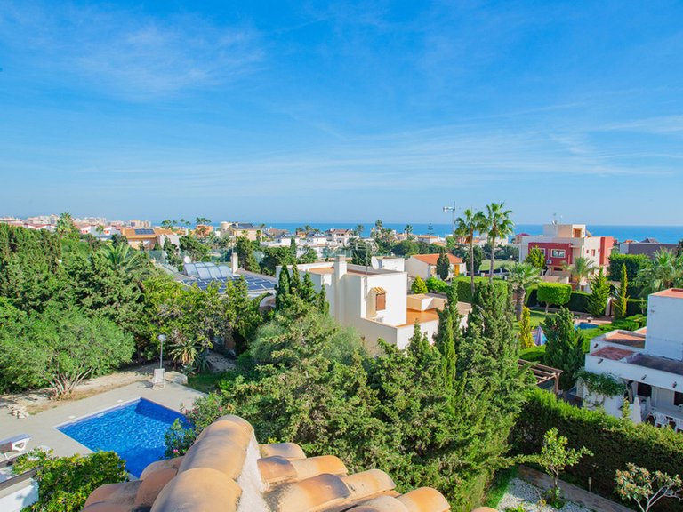 Villa for Sale in Torrevieja, Alicante 13