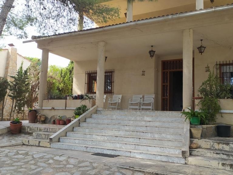 Villa for Sale in Los Balcones, Alicante 35