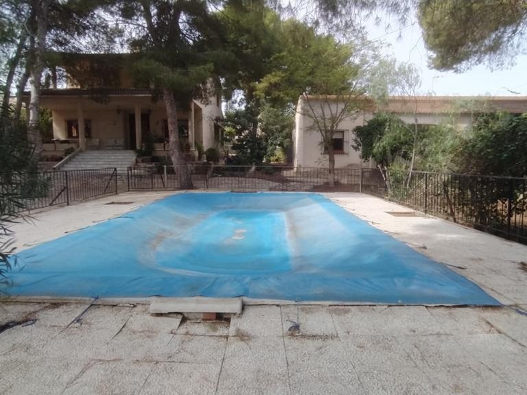 Villa for Sale in Los Balcones, Alicante 40