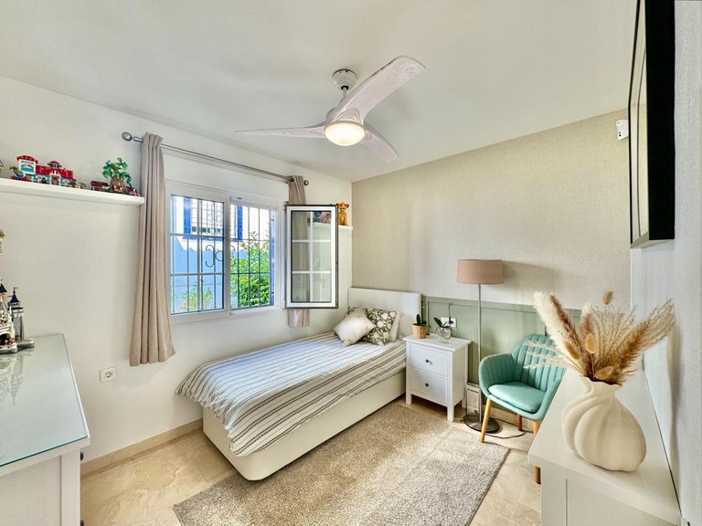 Town House for Sale in Villamartin, Alicante 8
