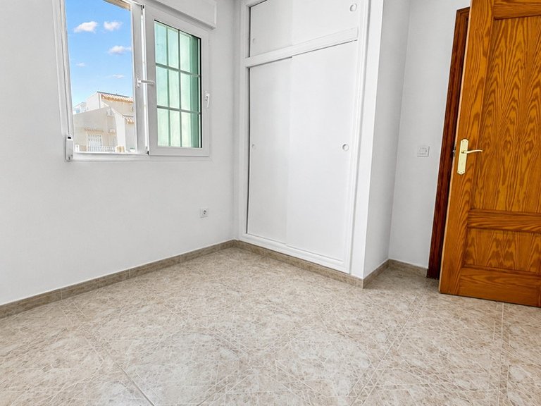 Apartment for Sale in Villamartin, Alicante 17