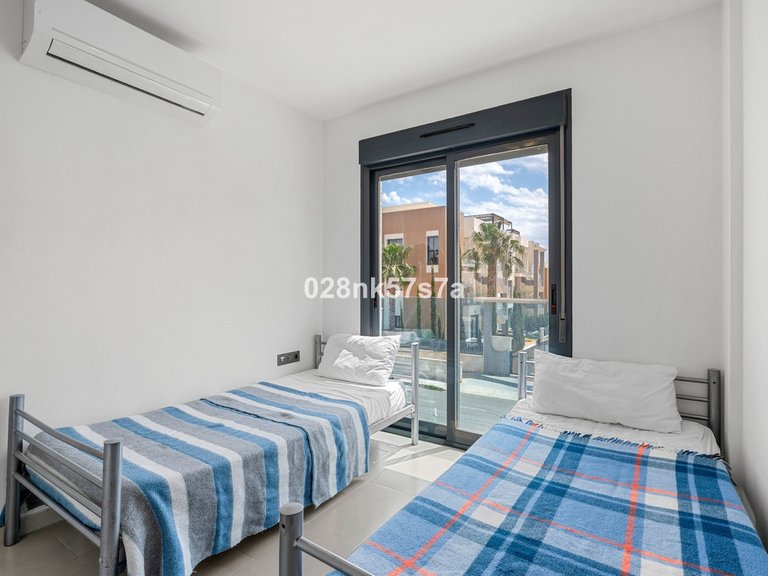 Apartment for Sale in La Zenia, Alicante 15