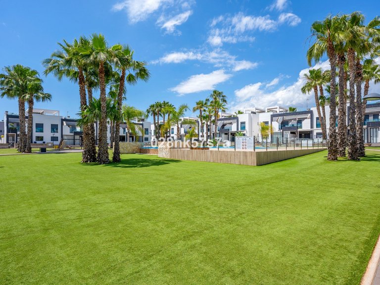Apartment for Sale in La Zenia, Alicante 25