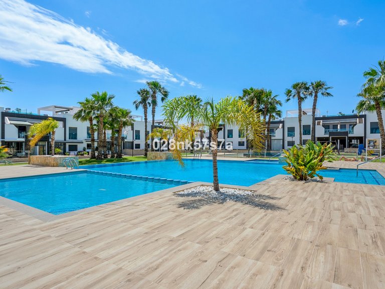 Apartment for Sale in La Zenia, Alicante 30