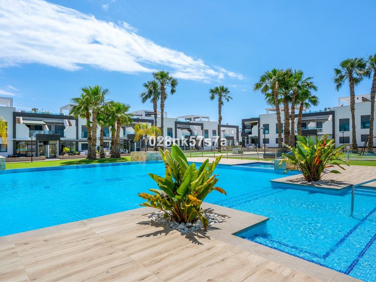 Apartment for Sale in La Zenia, Alicante 31