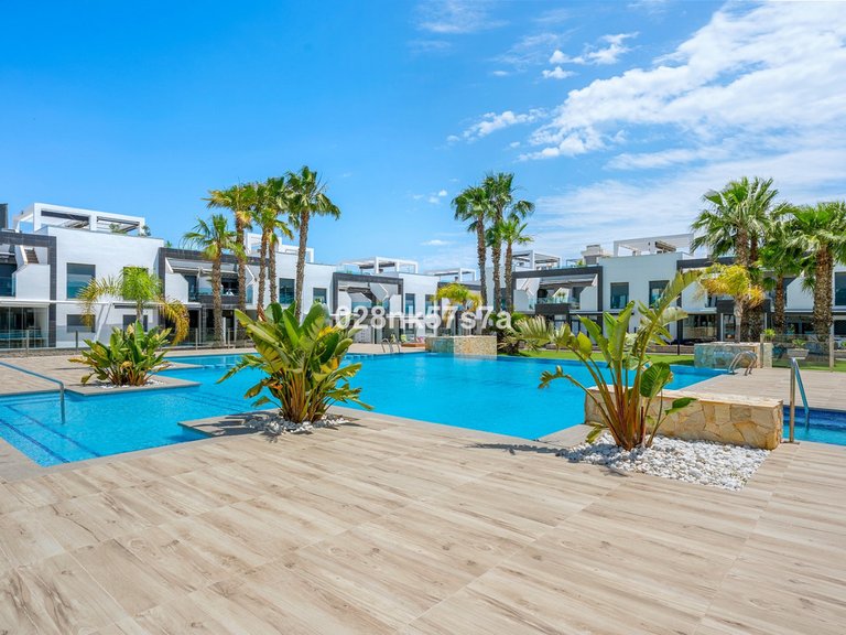 Apartment for Sale in La Zenia, Alicante 32