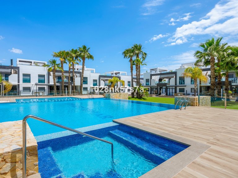 Apartment for Sale in La Zenia, Alicante 33